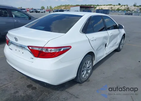 2017 Toyota Camry Le z USA, uszkodzony, nr VIN 4T1BF1FK8HU807050